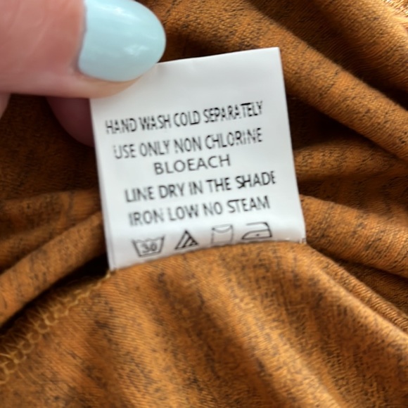 Mustard t-shirt - Picture 7 of 7